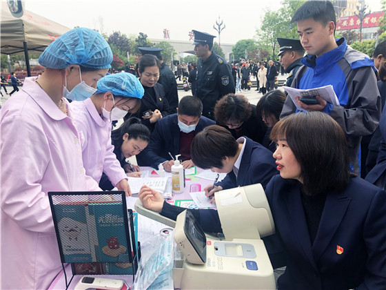 懷感恩之心 回社會(huì)之情 ——陜西興科房建集團(tuán)積極開展主題獻(xiàn)血活動(dòng)