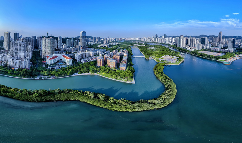 這是2024年9月3日拍攝的廈門筼筜湖和周邊城市生態(tài)景觀。