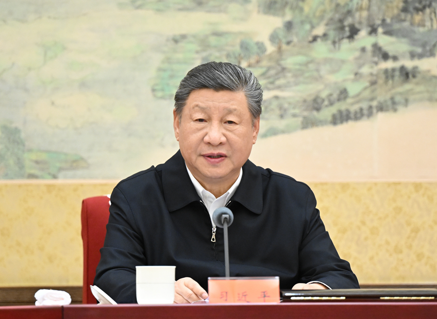 2025年12月25日至26日，中共中央政治局召開民主生活會，中共中央總書記習(xí)近平主持會議并發(fā)表重要講話。新華社記者 謝環(huán)馳攝